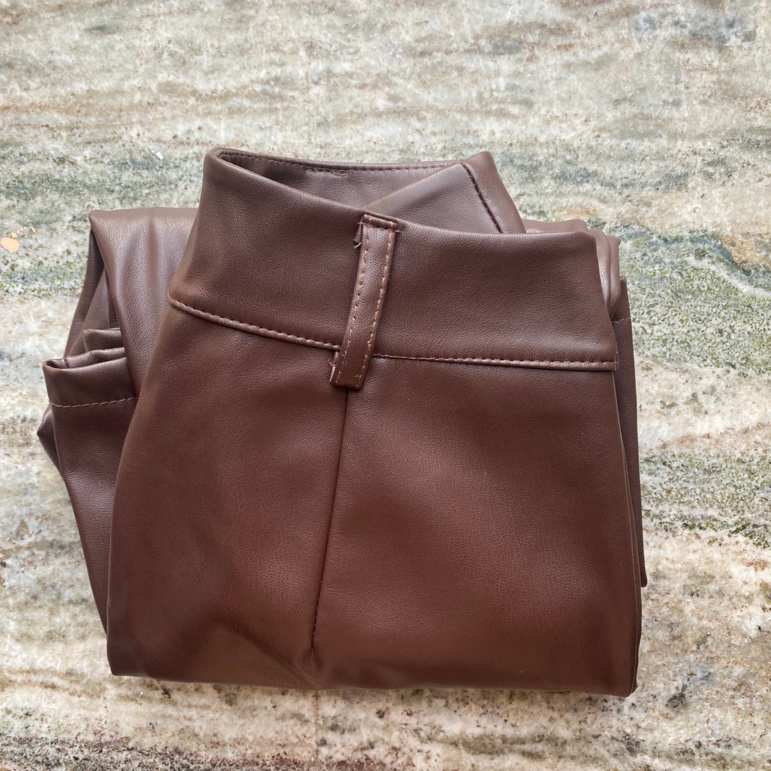 Faux leather byxor från MADLADY  - 91