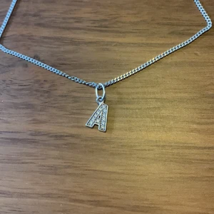Silverhalsband  - Äkta silver, initial ”A”,