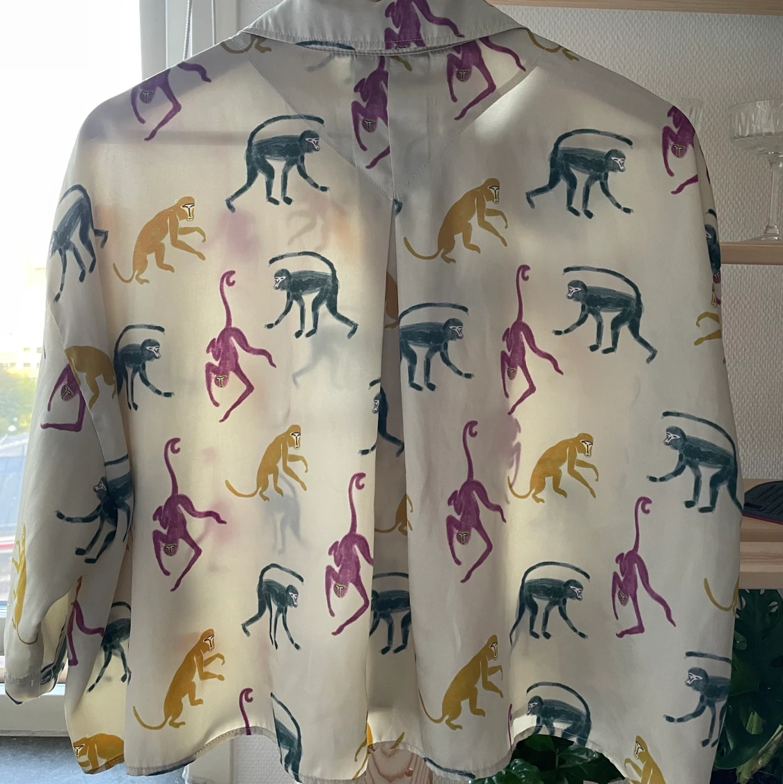 Zara cropped satin shirt - 90