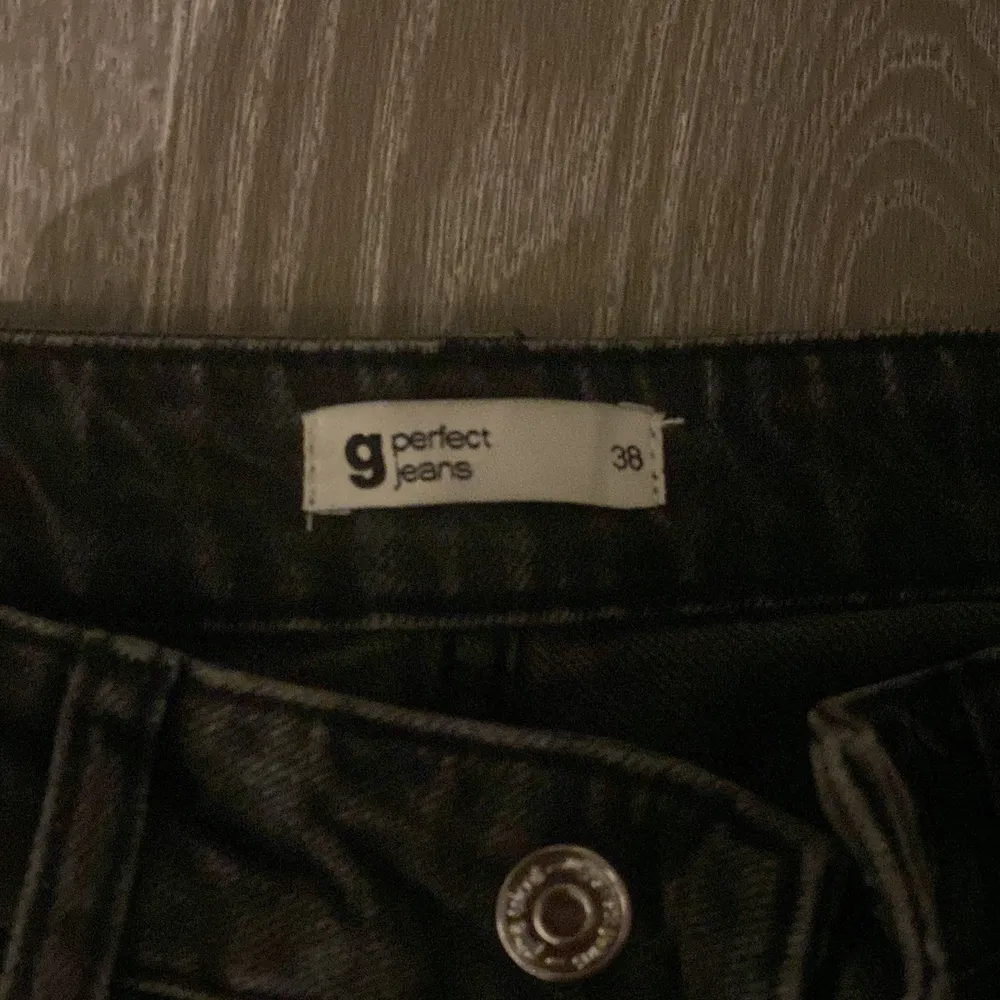 Jeans från Gina tricot, super fina men kommer ej till användning! Köparen står för frakten ☺️. Jeans & Byxor.