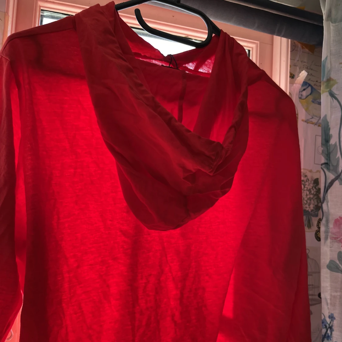 Tunn röd hoodie - 91