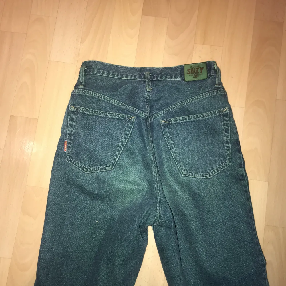 Vintage green jeans from the 80s. High waisted and in great quality. . Jeans & Byxor.