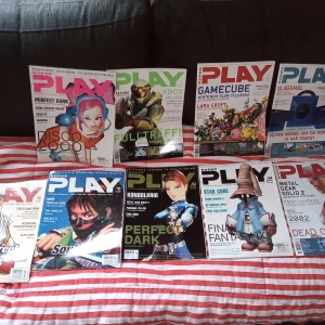 Super play tidningar olika år . - Super play tidningar olika år .  April 1997 Maj 1997 Mars 2000 Juni 2000 Augusti 2000  Januari 2002 Februari 2002 Mars 2002 April 2002 . Hämtas Skene alt skickas .