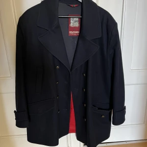 Kappa - Jättefin kappa med guldknappar ifrån märket RedGreen. Fint skick.❤️