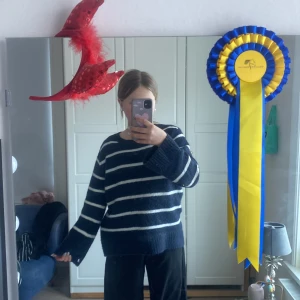 Tjocktröja - Tjocktröja väldigt skön haft den i ca 2 månader använt 2 gånger