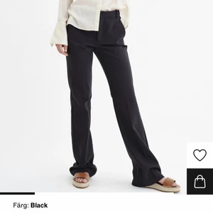 InWear kostymbyxor  - Storlek 40, endast testade och lapparna är kvar. Nypris 1000kr. Mitt pris 600 + frakt, eller högst bud. Vid snabb affär kan priset diskuteras.