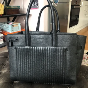 Zadig & Voltaire Candide väska  - Superfin Zadig & Voltaire väska i modellen Candide - den stora. I utmärkt skick (vara lite slitage på metallen undertill). Inköpt 2016.