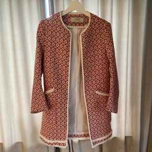 Zara kappa - Säljer denna superfina zara kappa som tyvärr blivit förliten. Använd fåtal gånger och finns inga skador på den 