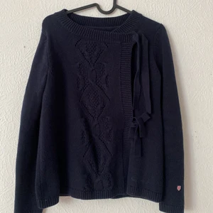 Blå stickad tröja - Blå stickad tröja jag har aldrig använt den 😃