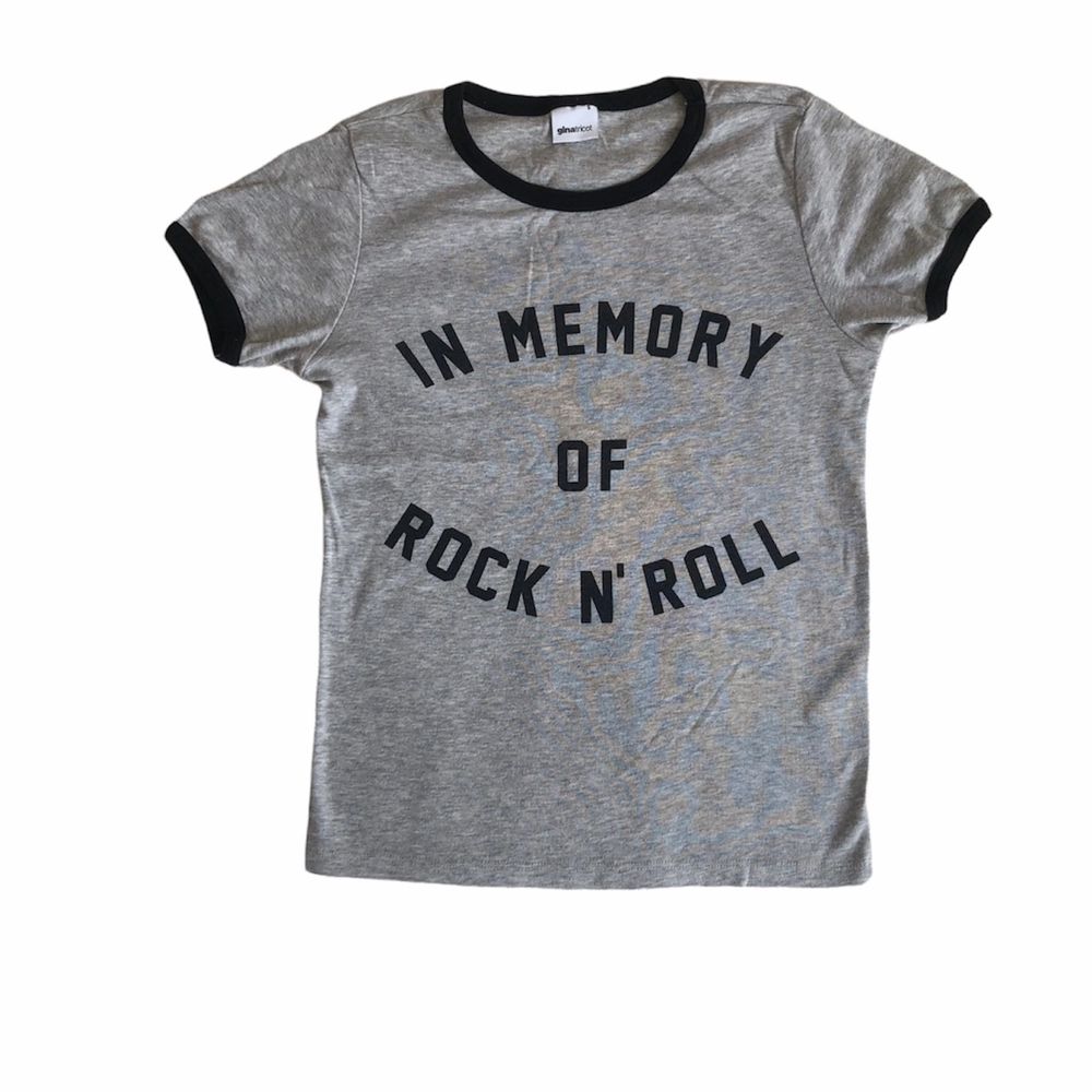 t shirt - Gina Tricot | Plick Second Hand