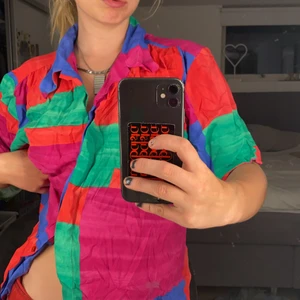 Cool skjorta  - Såå cool vintage skjort! Man blir glad av den så fin!!! Sitter oversize❤️