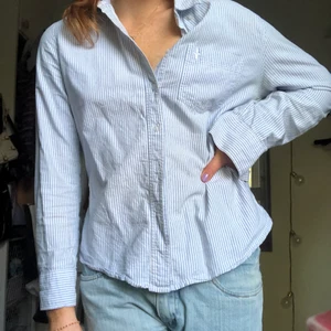 Skjorta - Somrig blårandig skjorta, fraktinfo nedan<3