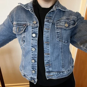 Denim jacka - Jätte fint jacka