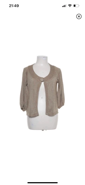 Glittrig kofta - Glittrig kofta i stl S, 200+frakt