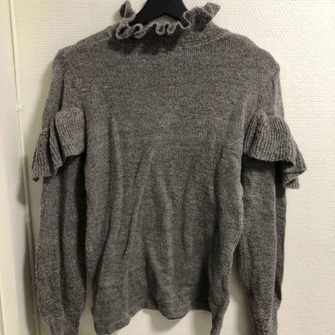 Tröja med volang  - 90