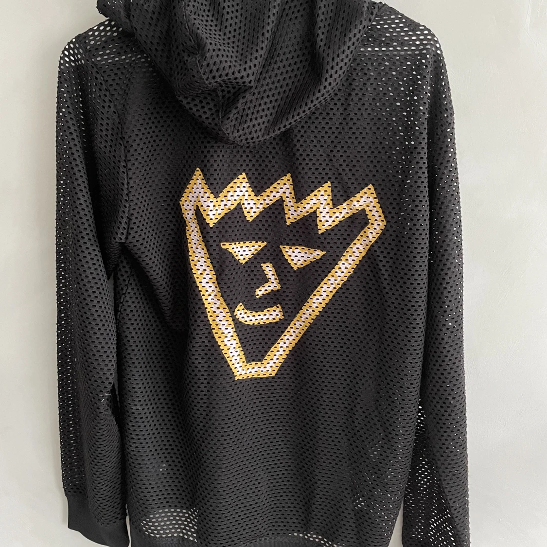 Svart hoodie