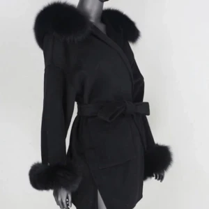 Pälskappa - Pälskappa med päls på armarna som är avtagbar, strl S, bra skick