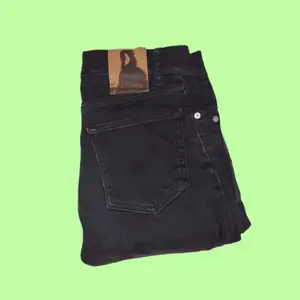 Slim till skinny fit jeans 28/32  VELOUR av NOSTALGI  Stretchiga Pris: 399 Ordinarie pris: 1000