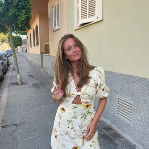 Sommarklänning  - Superfin sommarklänning i bra skick som inte används längre💗💗 i storlek S