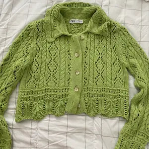 Light green cardigan from zara used twice In excellent condition size small 