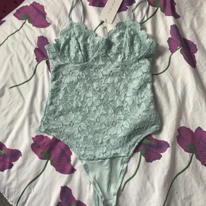 Helt ny Body - Helt nu body från New Yorker i storlek M. 