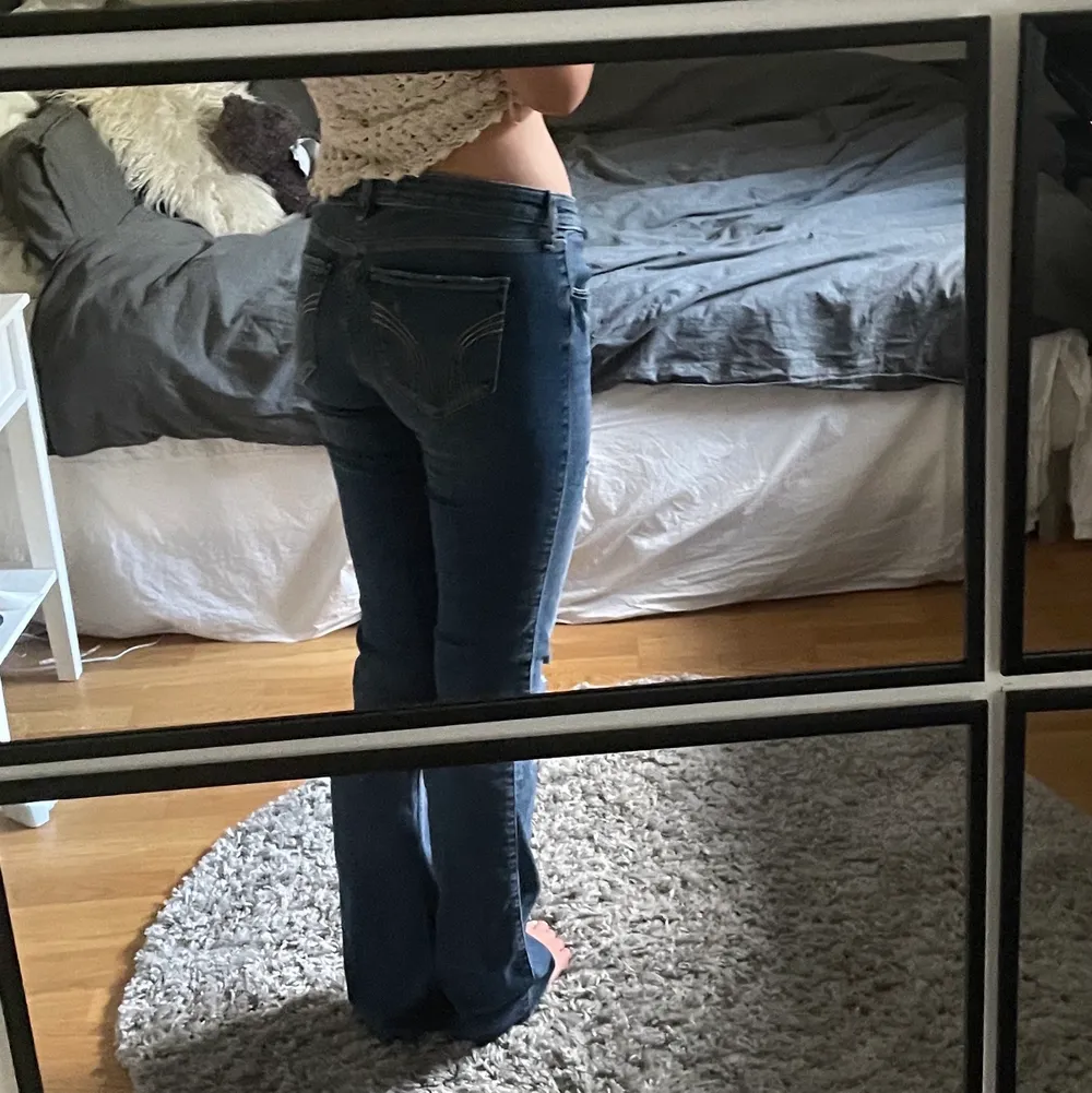 Aldrig använda endast testade! Väldigt bra längd för mig(172). Dom är tyvärr lite förstora i midjan på mig💕. Jeans & Byxor.