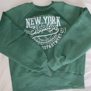 sweatshirt - skriv till mig vid intresse 