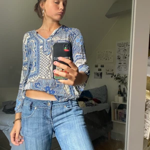 Mönstrad tunika - Superfin mönstrad tunika !💙💙 Tunt skönt material men den kommer ej till användning längre och är lite stor.