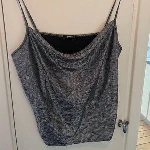 Glittrigt linne - Linne från Gina tricot i M💕