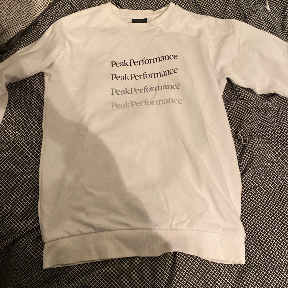 Peak performance sweatshirt