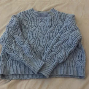 Tröja  - Stikad cropped tröja blå från shein stl S 