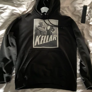 the cool elephant hoodie med tryck - säljer nu min hoodie från the cool elephant för att den inte används, har använt den kanske tio gånger sedan jag köpte den så jag skulle säga att den är i nyskick, har du några frågor så är det bara att höra av sig. nyskick ligger på 599kr 💕