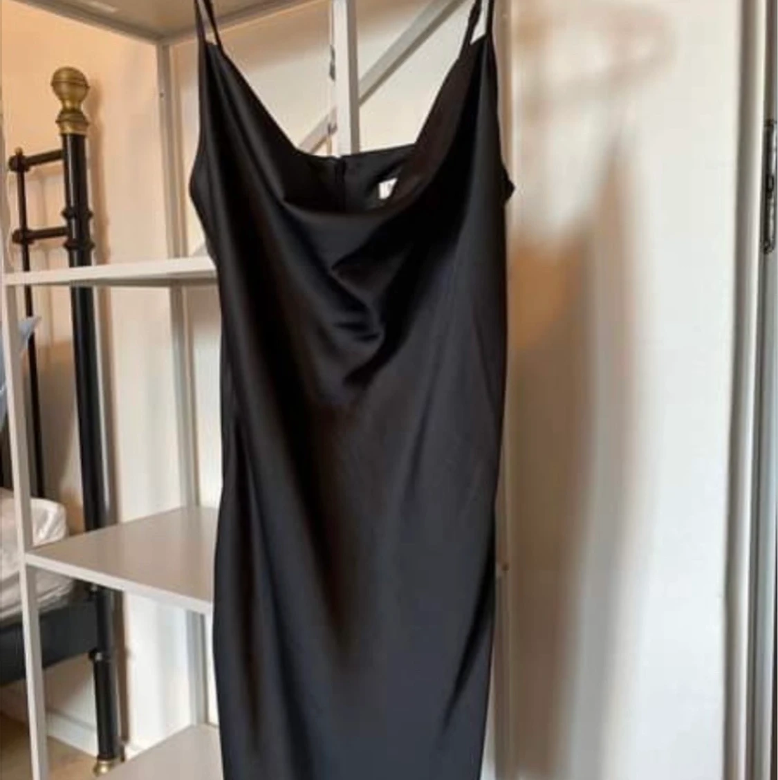 Stradivarius silk looking klänning dress