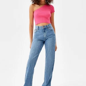 jeans från bershka - super snygga jeans från bershka som tyvärr är för små på mig!