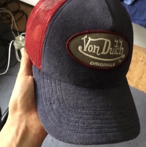 Von dutch trucker keps - Grymt skick, knappt använd i min ägo