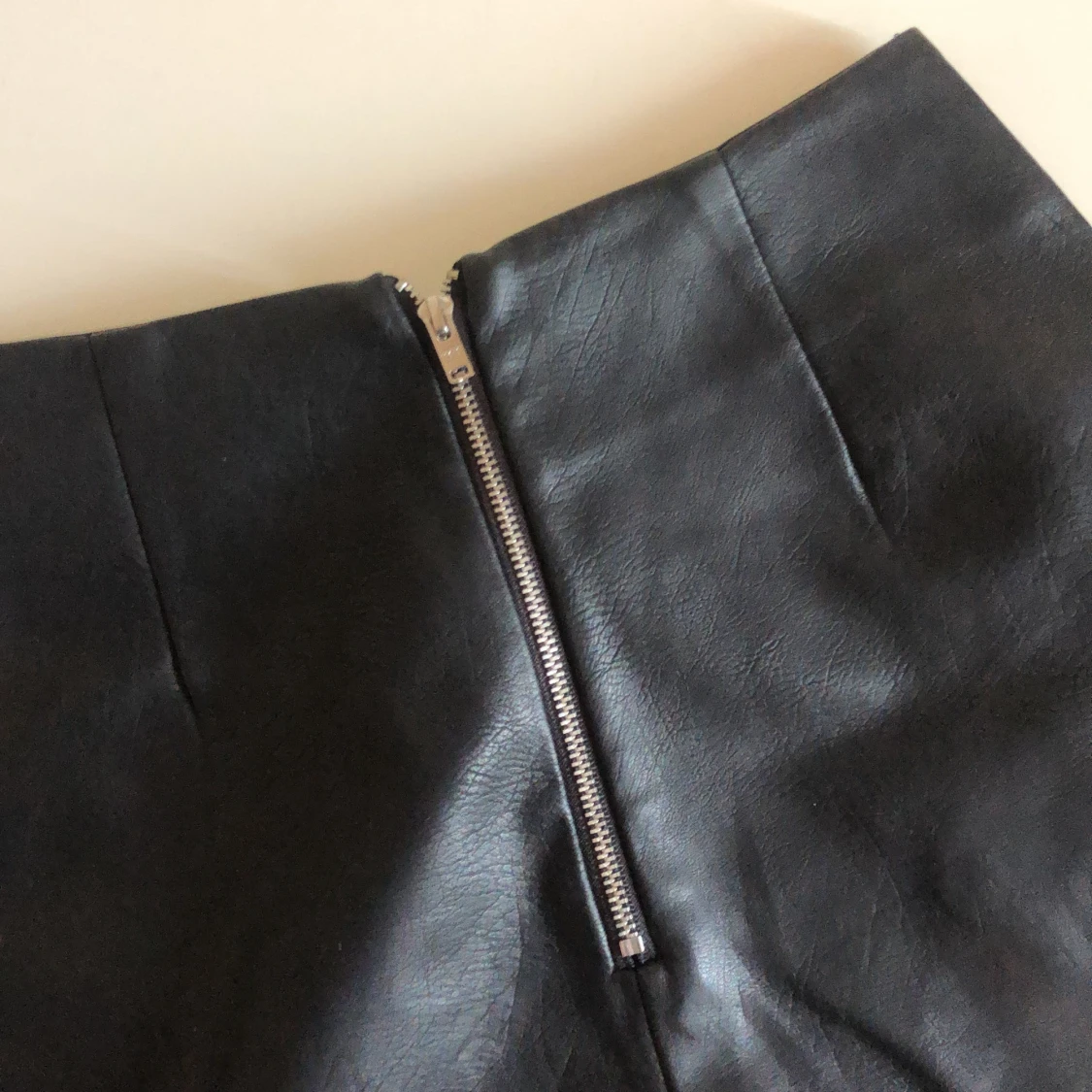 Shorts i skinnimitation i strl xs  - 91