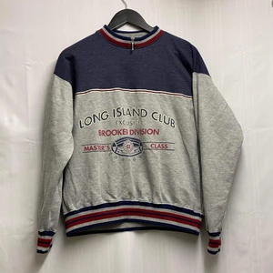 Vintage sweatshirt - En snygg vintage sweatshirt står ej storlek men skulle säga S/M, bra skick!
