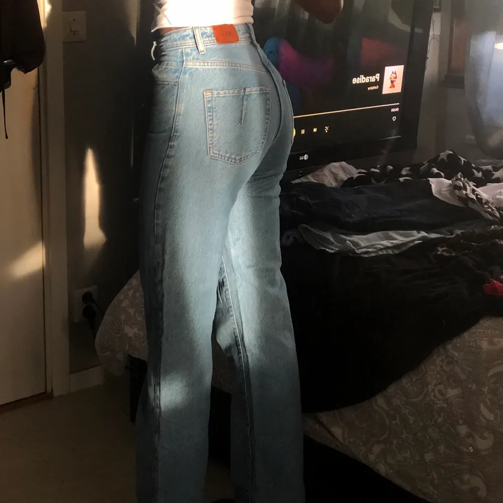 Långa jeans från Zara. Som sitter snyggt. Jag är 174cm lång. . Jeans & Byxor.