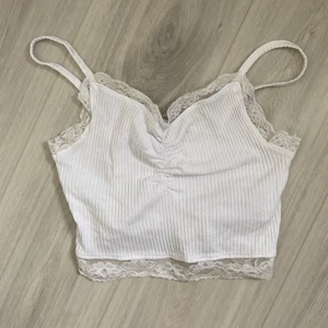 Sommar linne  - Säljer det här jättefina sommar linnet, använt ett fåtal gånger. 🤍