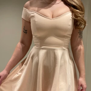 Söt klänning - Mycket bra skick.