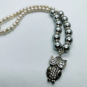 Halsband med uggla - Handgjort fint ugglehalsband. 21 cm som kortast