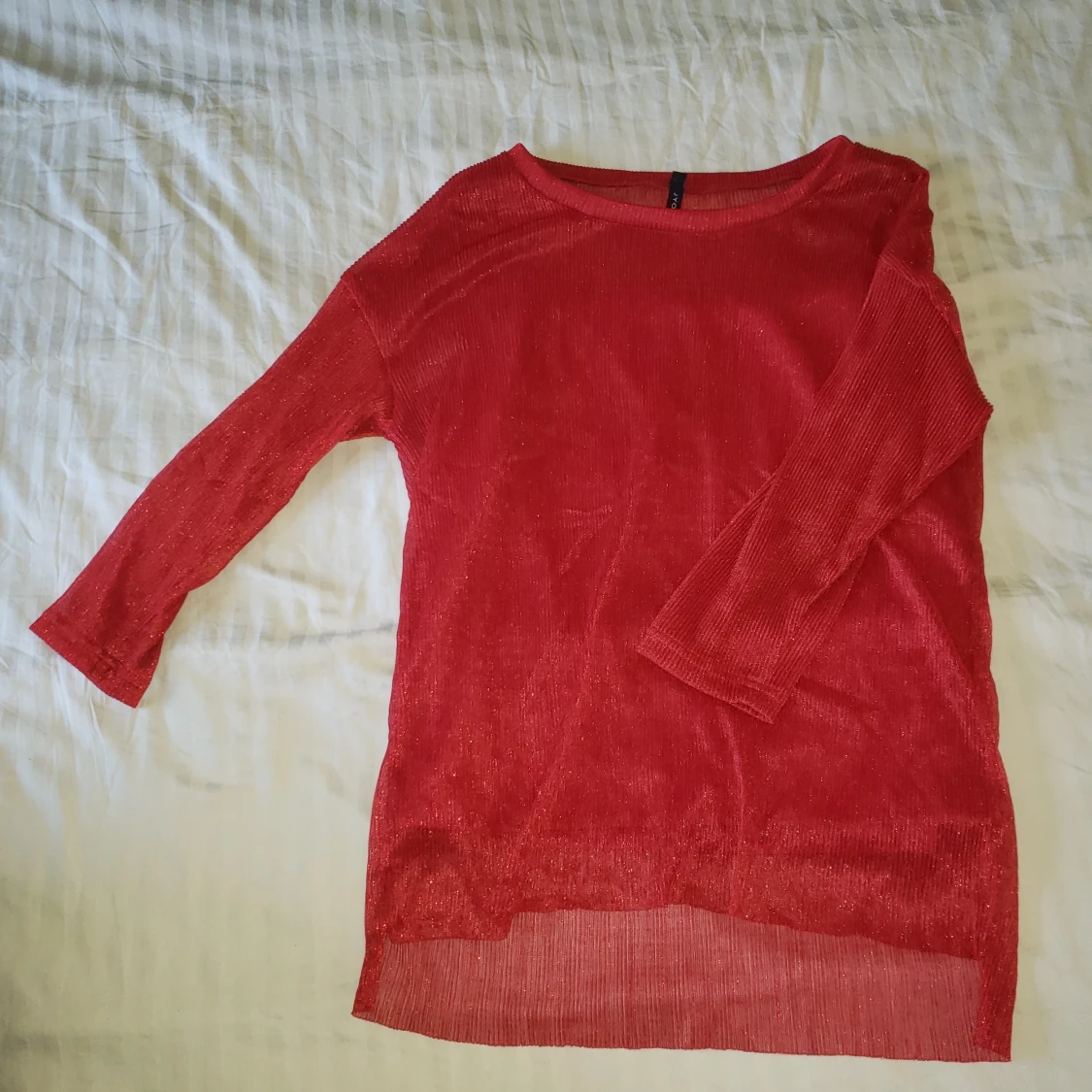 Glittrig röd topp - 90