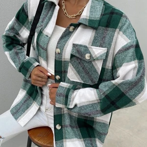 Finaste flanell skjorta vit grön randig. storlek S - Fin o mjuk. Köpt utomlands. 