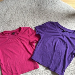 Toppar - Säljer två fina toppar från shein. Storlek M men sitter ganska tajt så skulle passa Xs-S. Båda säljs för 90 och en för 50!