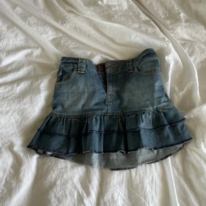Intressekoll jeanskjol - Intressekoll på min jeanskjol från MEXX jeans, (säljer endast till rätt pris) Storlek S.