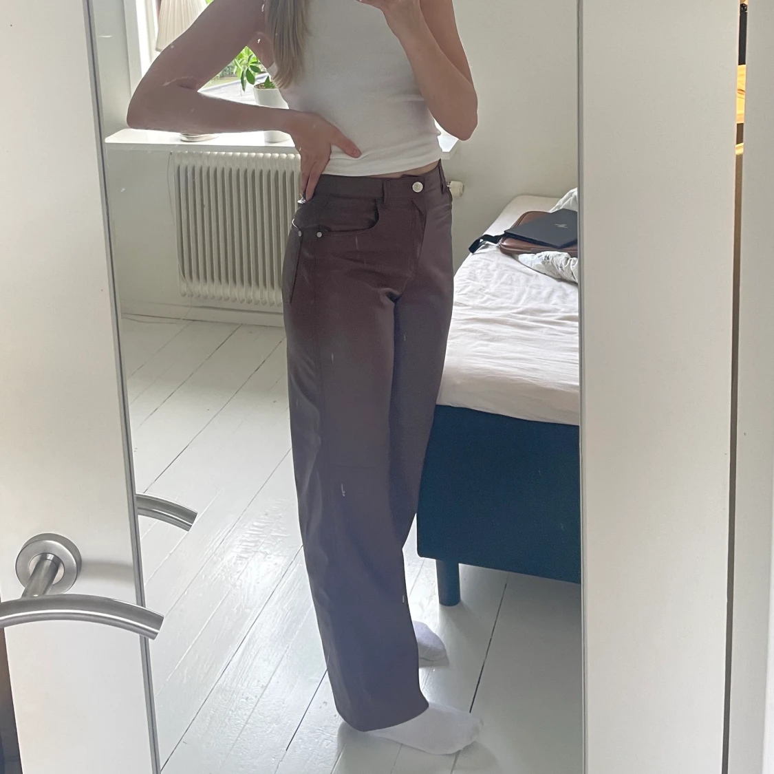 Ursnygga skinnbyxor från bershka  - 90