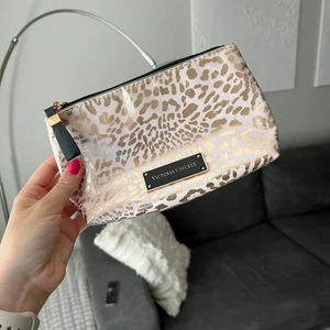 Victorias secret necessär  - Liten smidig sminkväska från Victorias secret🌸 80kr+frakt 