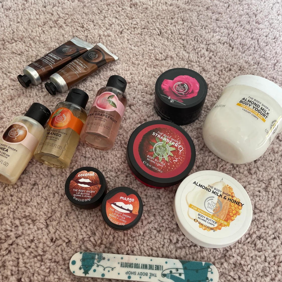 Massa olika saker från The Body Shop - 90