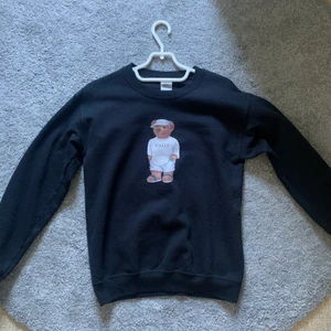 Sweatshirt från fashionbear storlek S - Sweatshirt från fashionbear i storlek S