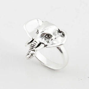 Elefant ring - Säljer denna elefant ring från indiska i silver  Storlek L 100kr + frakt